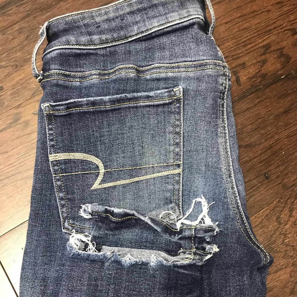 AMERICAN EAGLE JEANS